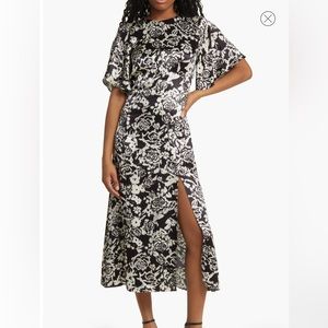 TopShop Flutter Short Sleeve Dress